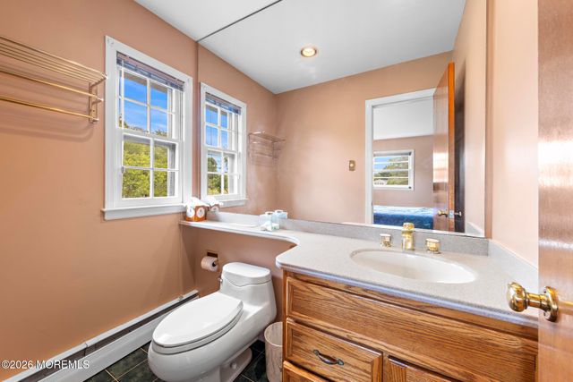 22 Clearview Drive, Tinton Falls, NJ 07724
