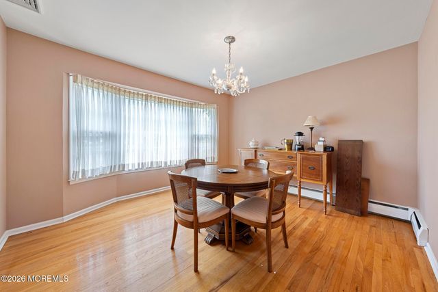 22 Clearview Drive, Tinton Falls, NJ 07724