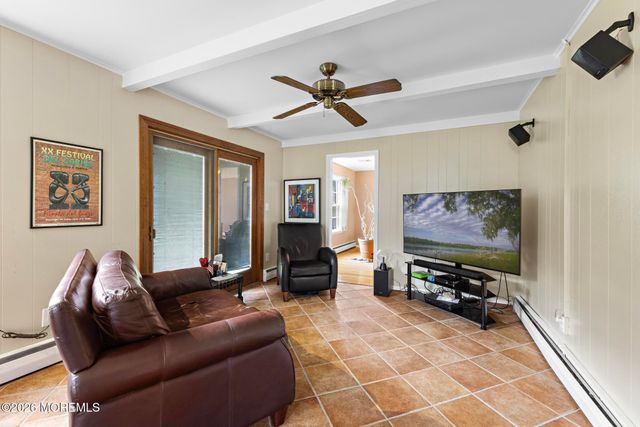 22 Clearview Drive, Tinton Falls, NJ 07724