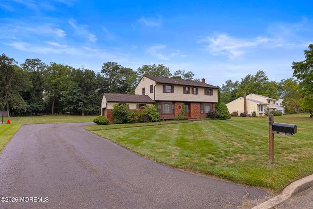 22 Clearview Drive, Tinton Falls, NJ 07724