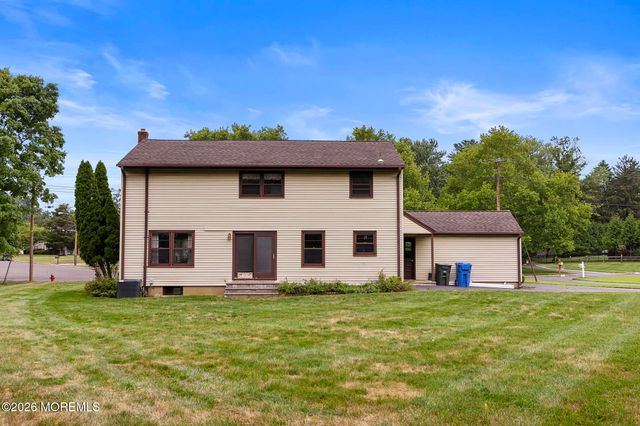 22 Clearview Drive, Tinton Falls, NJ 07724