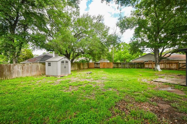 2406 Blue Mist Court, Sugar Land, TX 77498