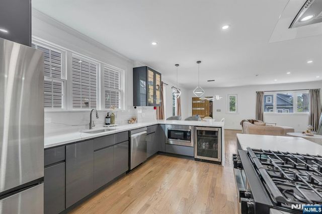 416 Kingsland Avenue, Lyndhurst, NJ 07071