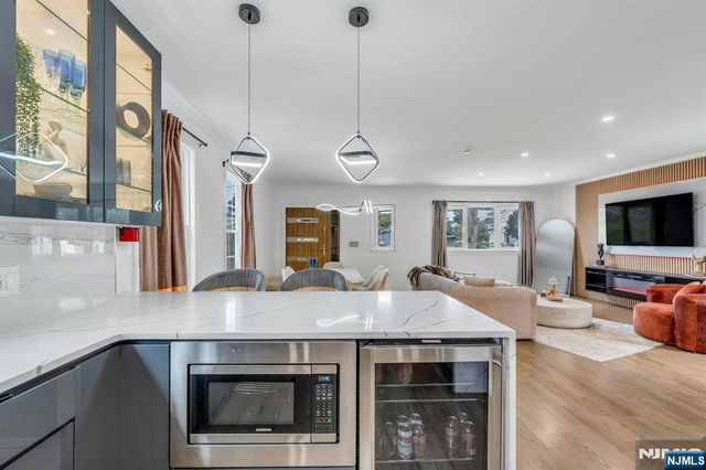 416 Kingsland Avenue, Lyndhurst, NJ 07071
