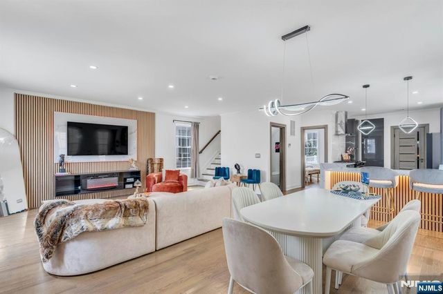 416 Kingsland Avenue, Lyndhurst, NJ 07071