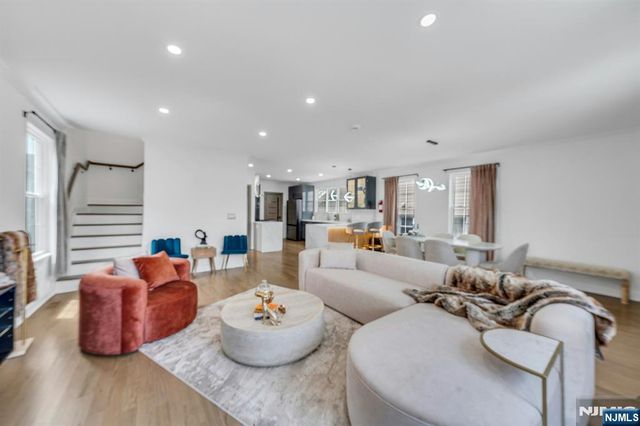 416 Kingsland Avenue, Lyndhurst, NJ 07071