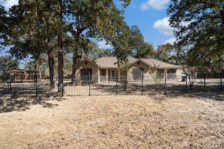 26109 Deerwood Drive, Hempstead, TX 77445