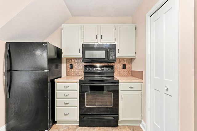 1770 Donegal Drive 10, Woodbury, MN 55125
