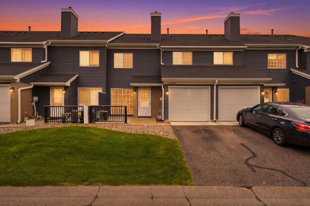 1770 Donegal Drive 10, Woodbury, MN 55125