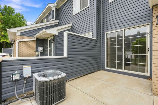 1770 Donegal Drive 10, Woodbury, MN 55125