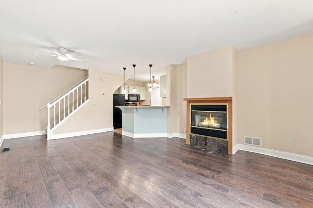 1770 Donegal Drive 10, Woodbury, MN 55125