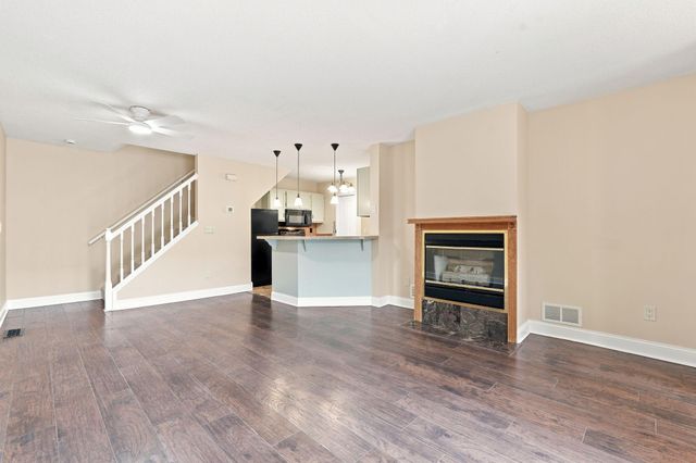 1770 Donegal Drive 10, Woodbury, MN 55125