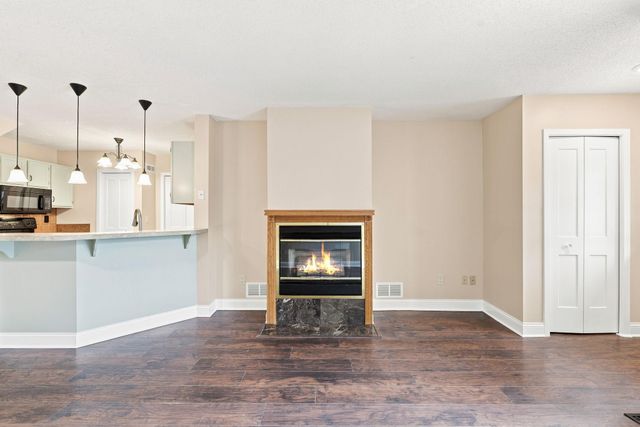 1770 Donegal Drive 10, Woodbury, MN 55125