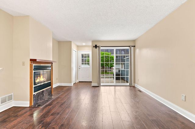 1770 Donegal Drive 10, Woodbury, MN 55125