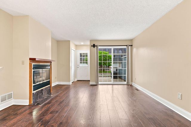 1770 Donegal Drive 10, Woodbury, MN 55125