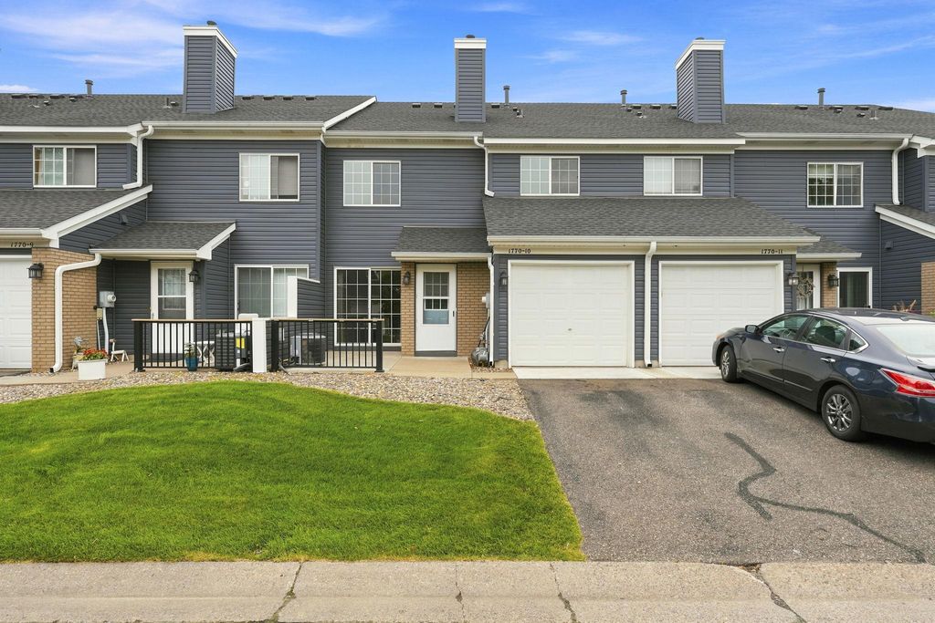 1770 Donegal Drive 10, Woodbury, MN 55125