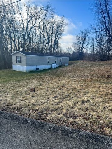 68 Buckeye Street, Hempfield Twp, PA 15601