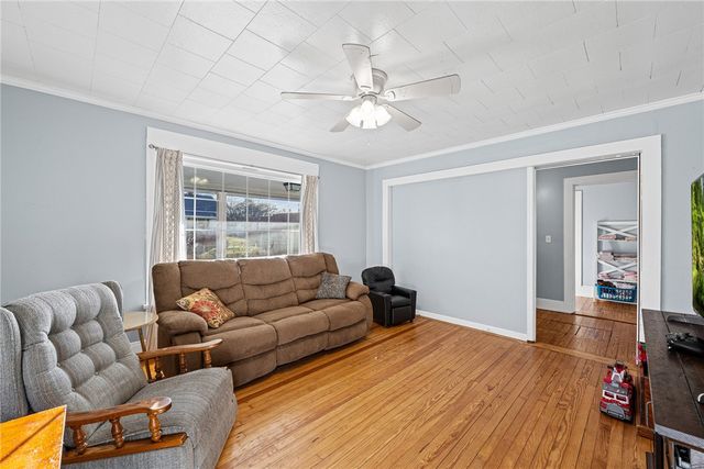 38 N Greenwood Avenue, Ware Shoals, SC 29692