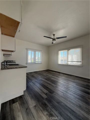 1085 Hoffman Avenue 15, Long Beach, CA 90813