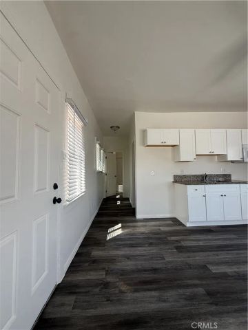 1085 Hoffman Avenue 15, Long Beach, CA 90813
