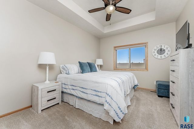 2607 S Kinderhook Ave, Sioux Falls, SD 57106