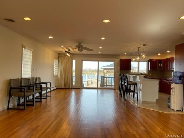 50 Island Parkway N, Island Park, NY 11558