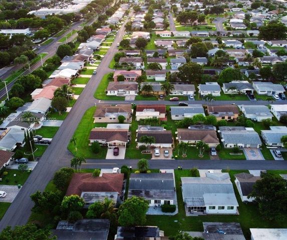 5709 NW 64th Way, Tamarac, FL 33321