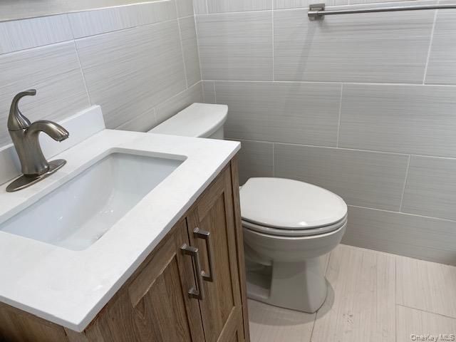 260-29 73rd Avenue 1st fl, Glen Oaks, NY 11004