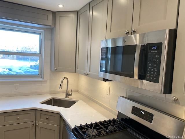 260-29 73rd Avenue 1st fl, Glen Oaks, NY 11004