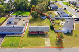 84 Lakeland Drive, Brick, NJ 08723