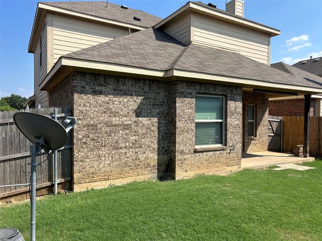 12045 Walden Wood Drive, Fort Worth, TX 76244