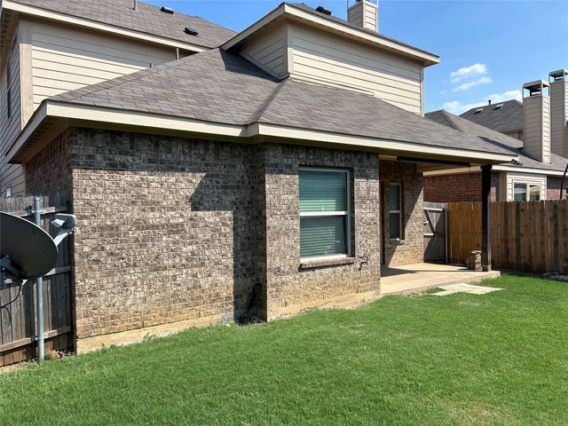 12045 Walden Wood Drive, Fort Worth, TX 76244