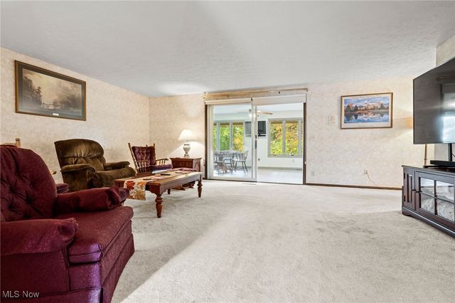 5375 Hillview Circle NW, Canton, OH 44718