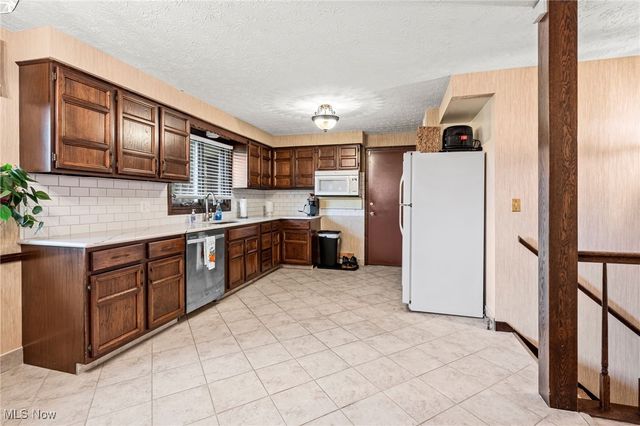 5375 Hillview Circle NW, Canton, OH 44718