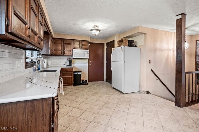 5375 Hillview Circle NW, Canton, OH 44718