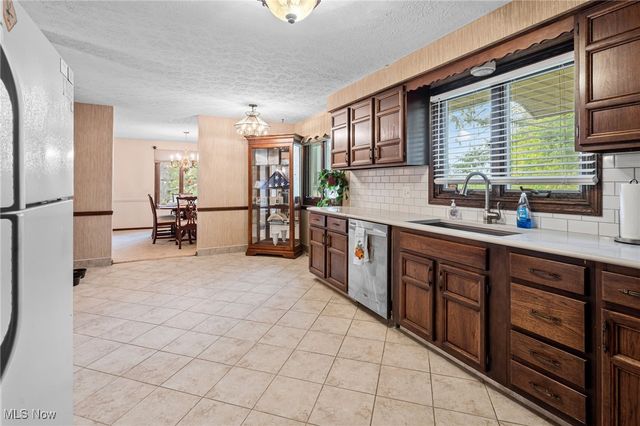 5375 Hillview Circle NW, Canton, OH 44718