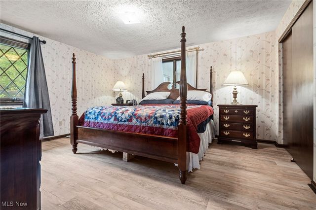 5375 Hillview Circle NW, Canton, OH 44718