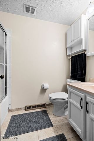 5375 Hillview Circle NW, Canton, OH 44718