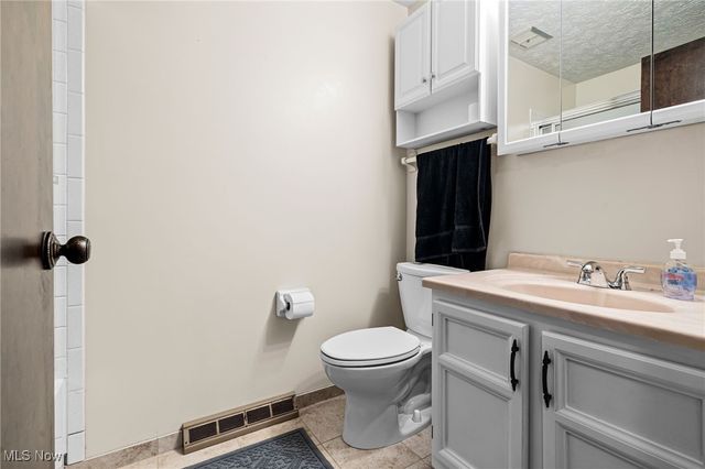 5375 Hillview Circle NW, Canton, OH 44718