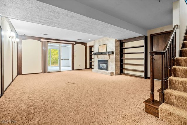 5375 Hillview Circle NW, Canton, OH 44718