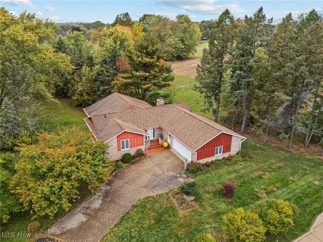 5375 Hillview Circle NW, Canton, OH 44718