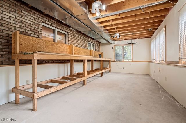 5375 Hillview Circle NW, Canton, OH 44718