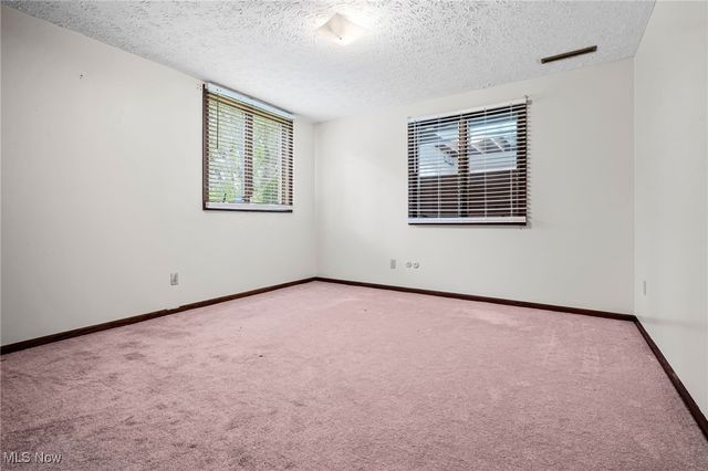 5375 Hillview Circle NW, Canton, OH 44718