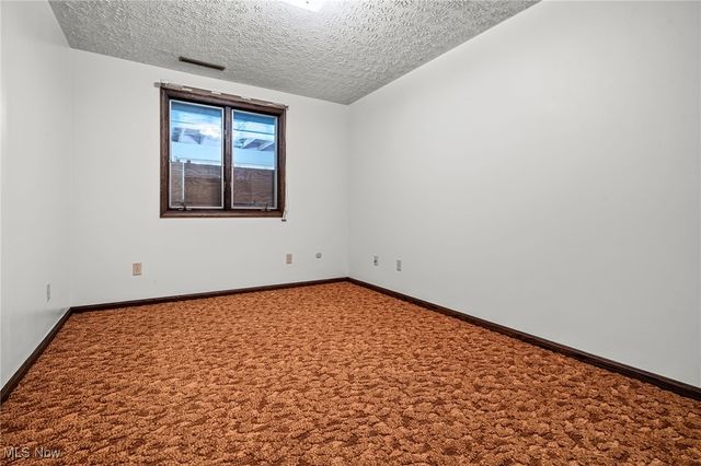 5375 Hillview Circle NW, Canton, OH 44718