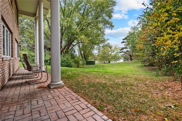 5375 Hillview Circle NW, Canton, OH 44718