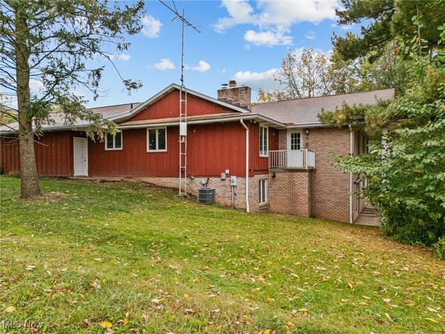 5375 Hillview Circle NW, Canton, OH 44718