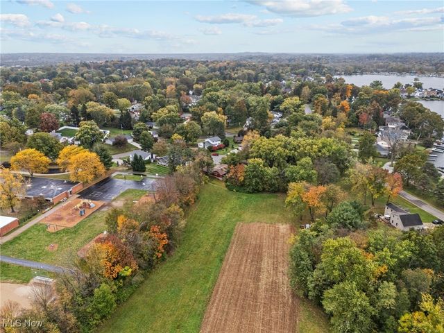 5375 Hillview Circle NW, Canton, OH 44718