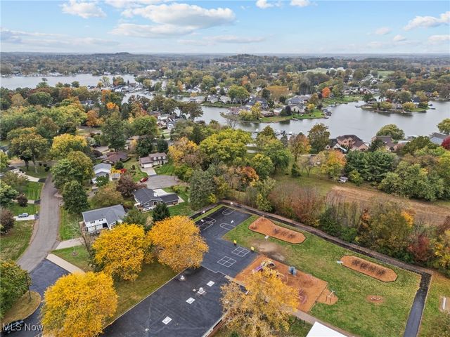 5375 Hillview Circle NW, Canton, OH 44718