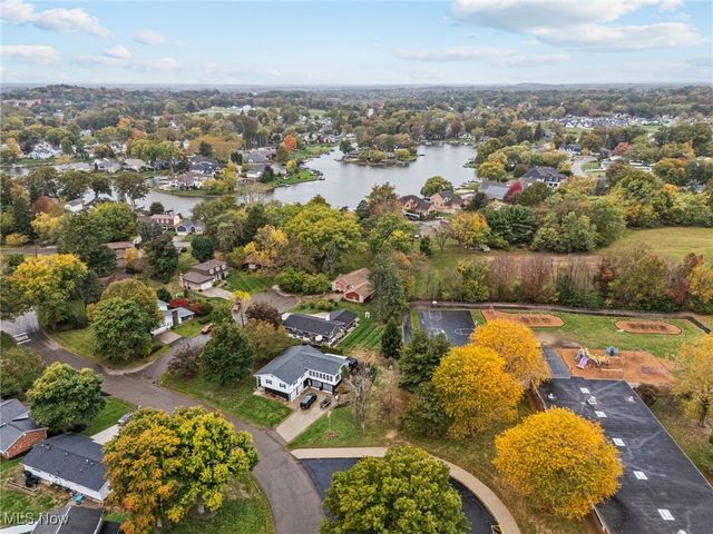 5375 Hillview Circle NW, Canton, OH 44718