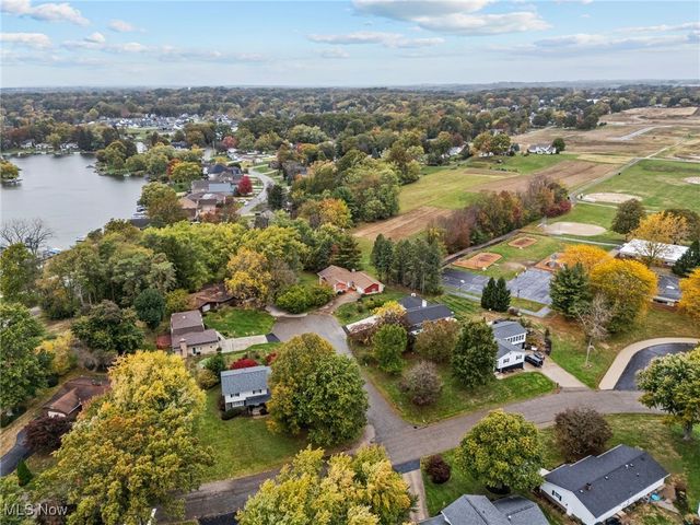 5375 Hillview Circle NW, Canton, OH 44718